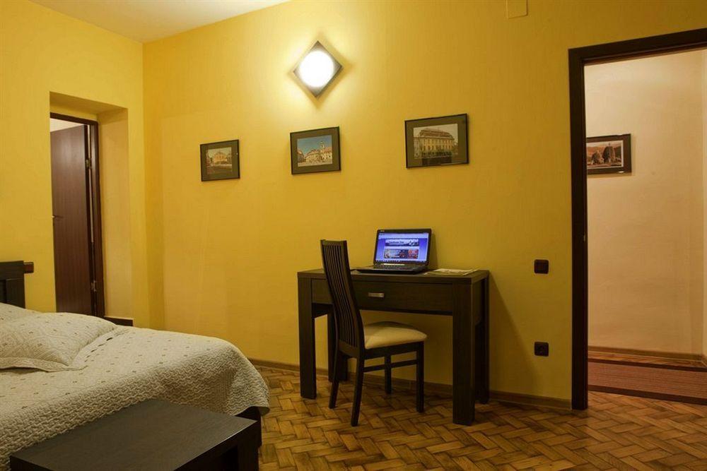 Rami House Central Double Rooms บราชอฟ ภายนอก รูปภาพ