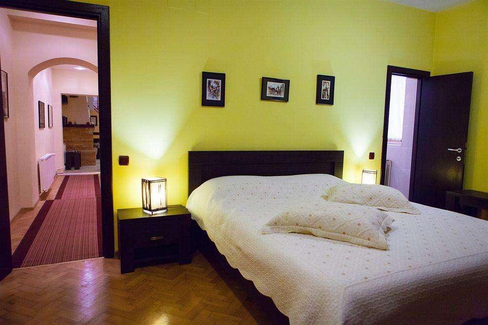 Rami House Central Double Rooms บราชอฟ ภายนอก รูปภาพ