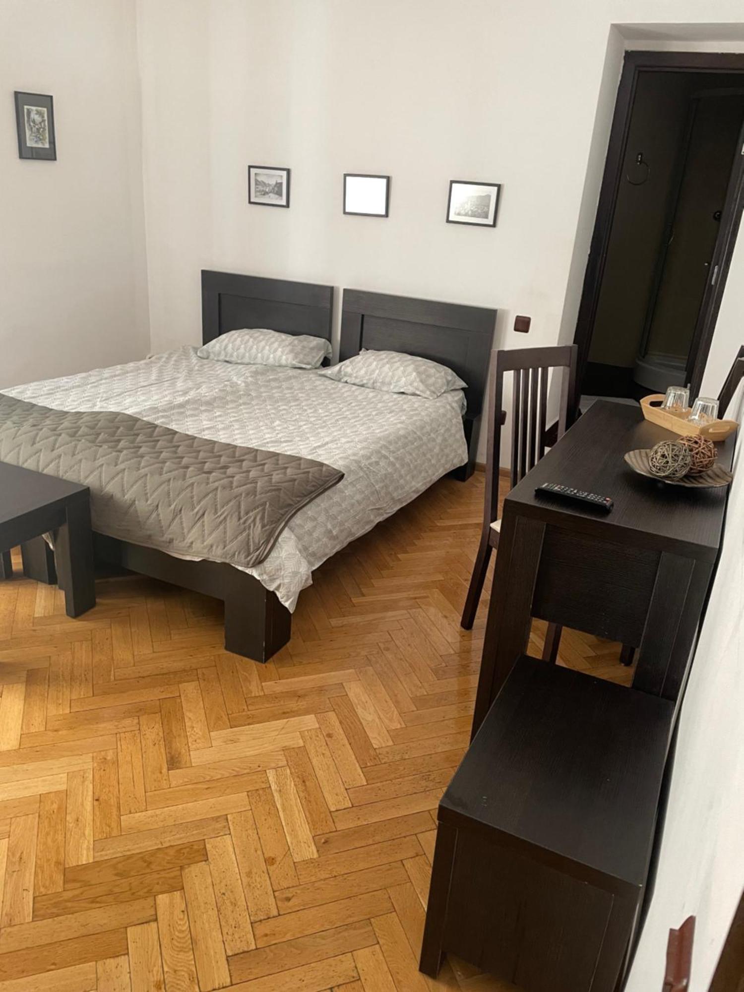 Rami House Central Double Rooms บราชอฟ ภายนอก รูปภาพ