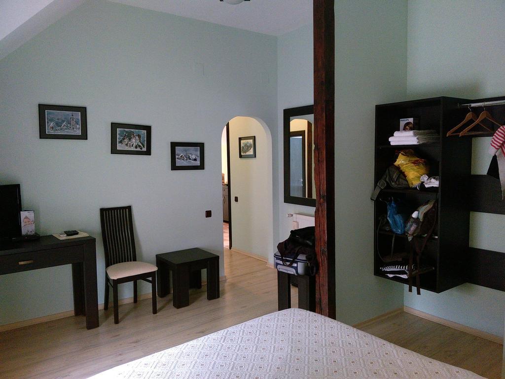 Rami House Central Double Rooms บราชอฟ ห้อง รูปภาพ