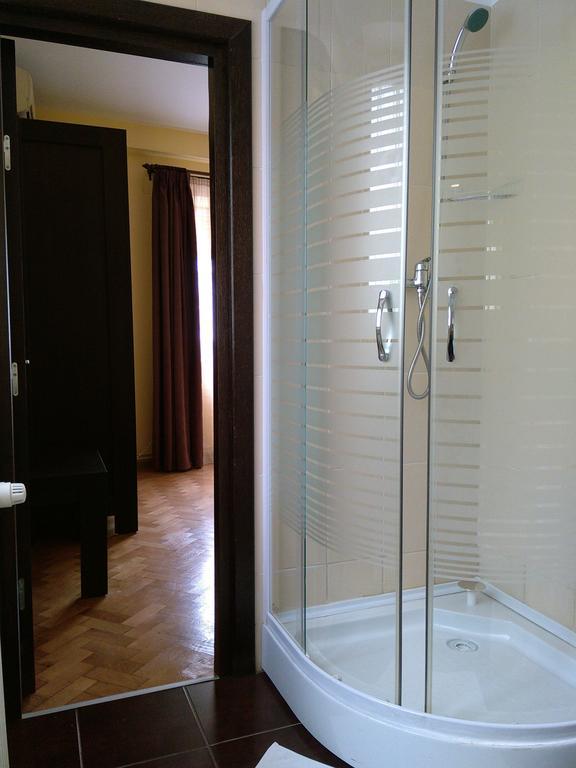 Rami House Central Double Rooms บราชอฟ ห้อง รูปภาพ