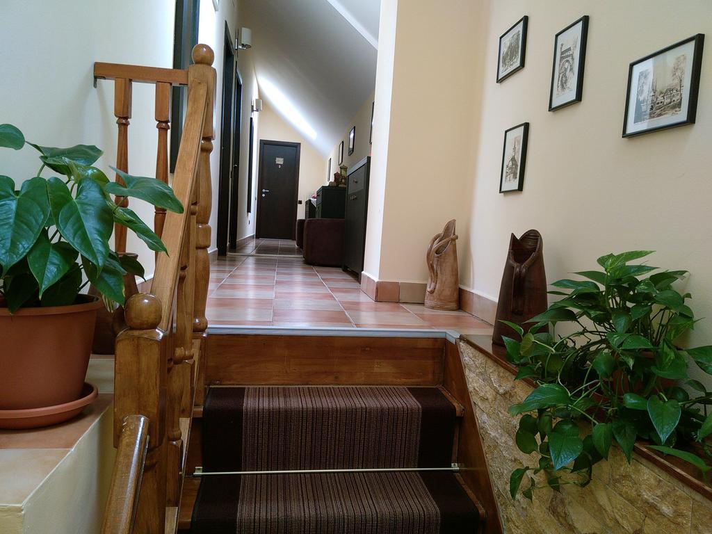 Rami House Central Double Rooms บราชอฟ ภายนอก รูปภาพ